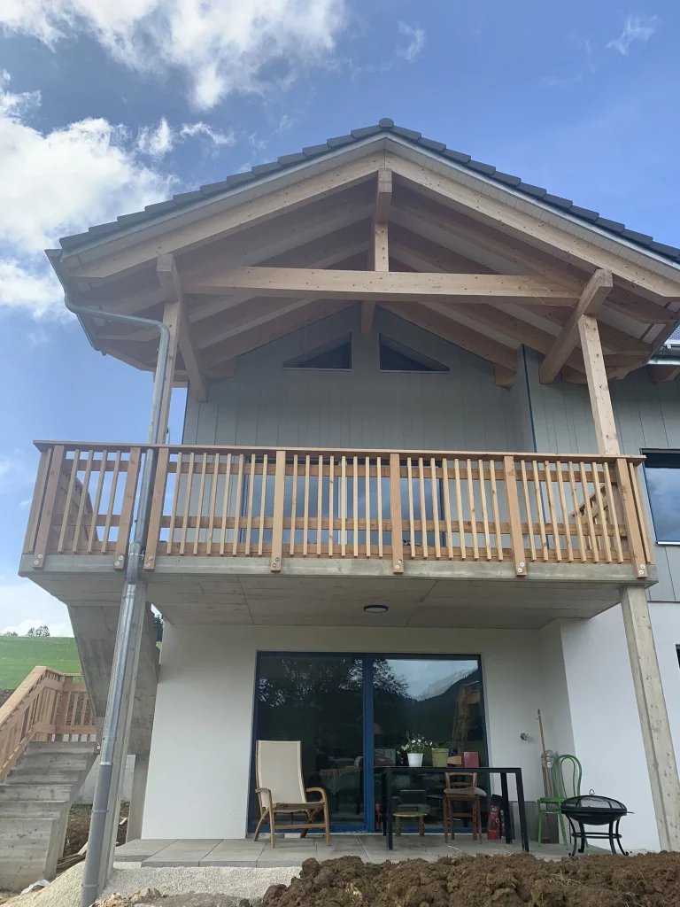 Villa ossature bois à la Côte-aux-fée, Val-de-Travers, canton de Neuchâtel